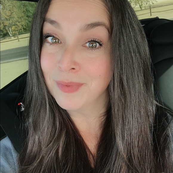 Meet your Posher, Julie - Picture 1 of 1